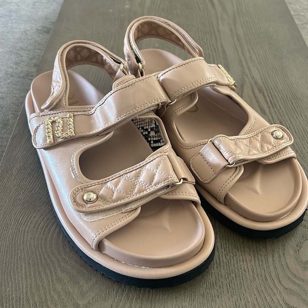 River Island Quilted Beige Grandpa/Sporty Sandals *NEW*